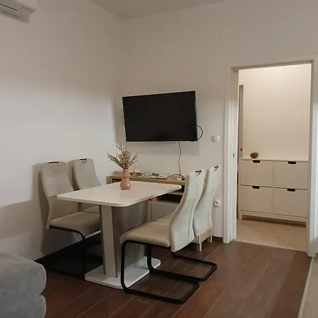 Lungomare Apartment Umag