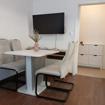 Lungomare Apartment *